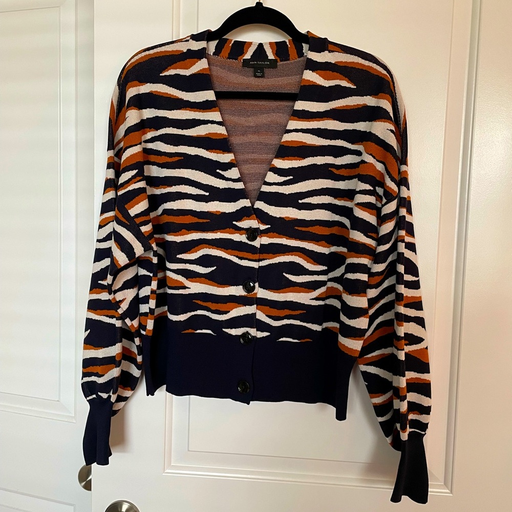 Ann Taylor blue and brown tiger striped button up balloon sleeve sweater size XL